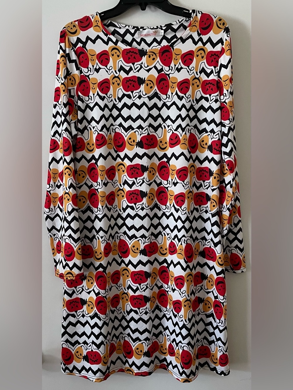 Pumpkin/Chevron Women’s Size Large Multicolored Long Sleeve Dress